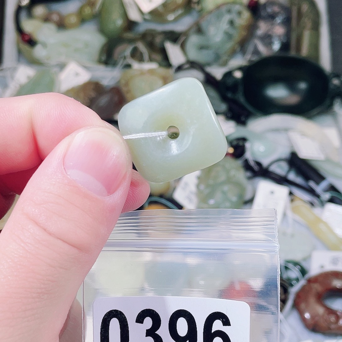 和田玉车挂未镶嵌