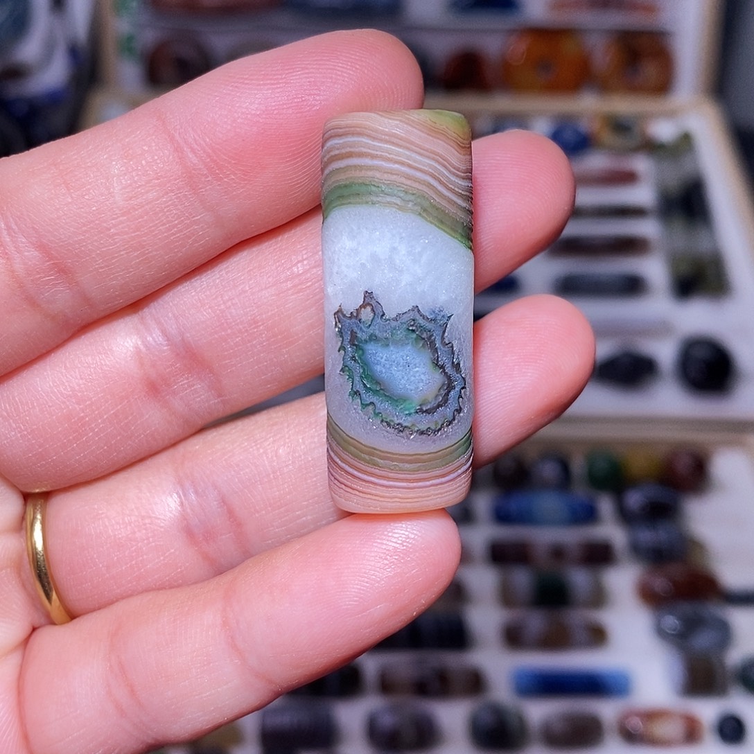 琥珀未镶嵌吊坠……