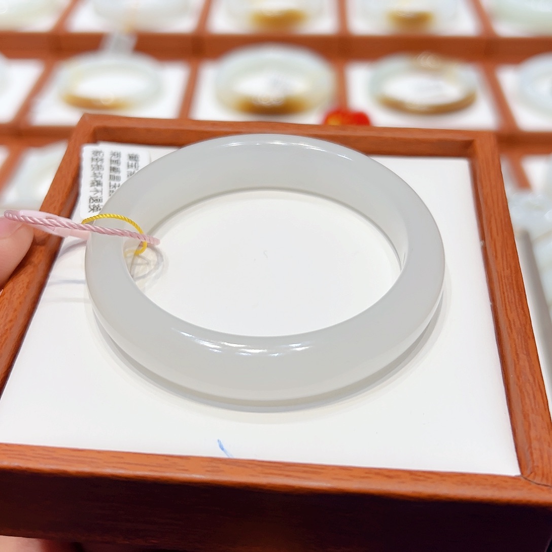 和田玉手镯未镶嵌S****g白月光