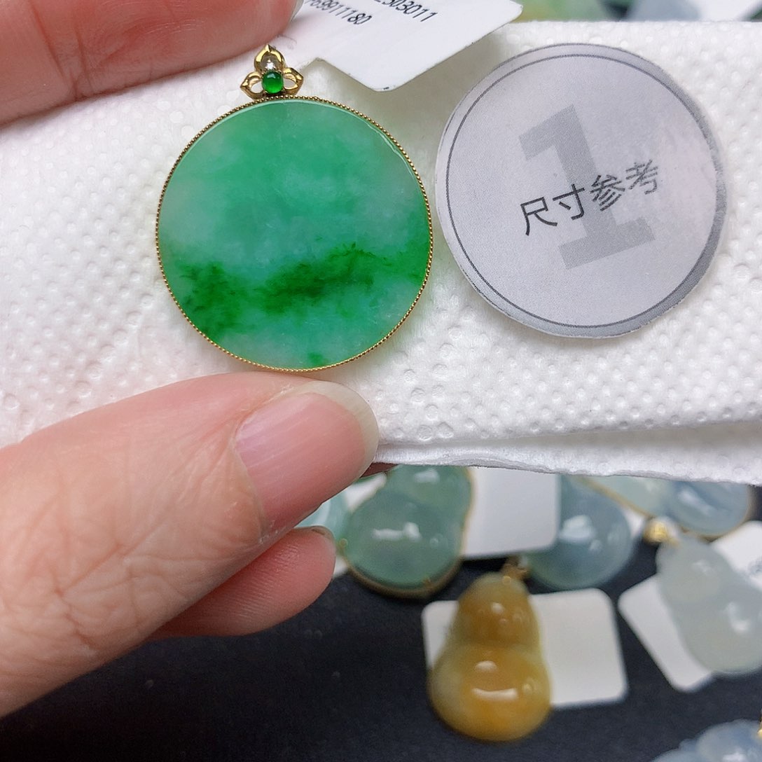 颈饰18K金镶嵌翡翠天然缅甸A货翡翠