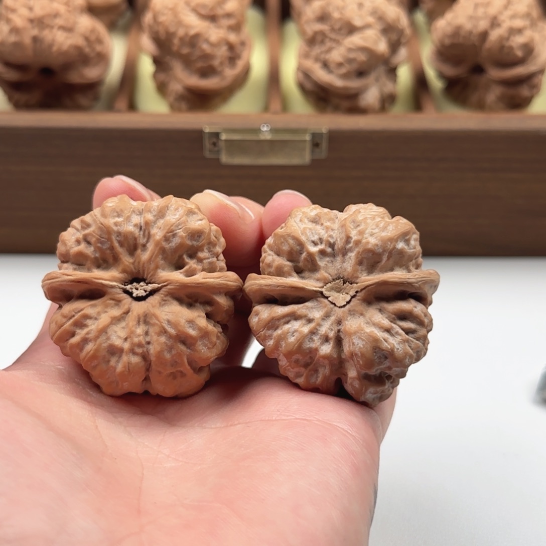 凌***延庆蛤蟆山地果子