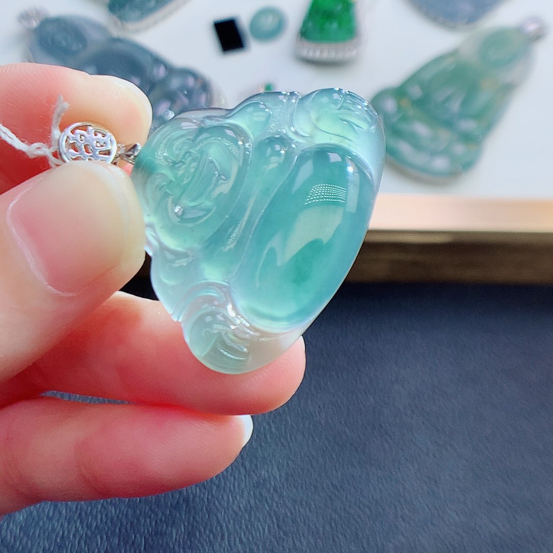 翡翠颈饰未镶嵌翡翠