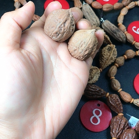 文玩核桃手串小雪