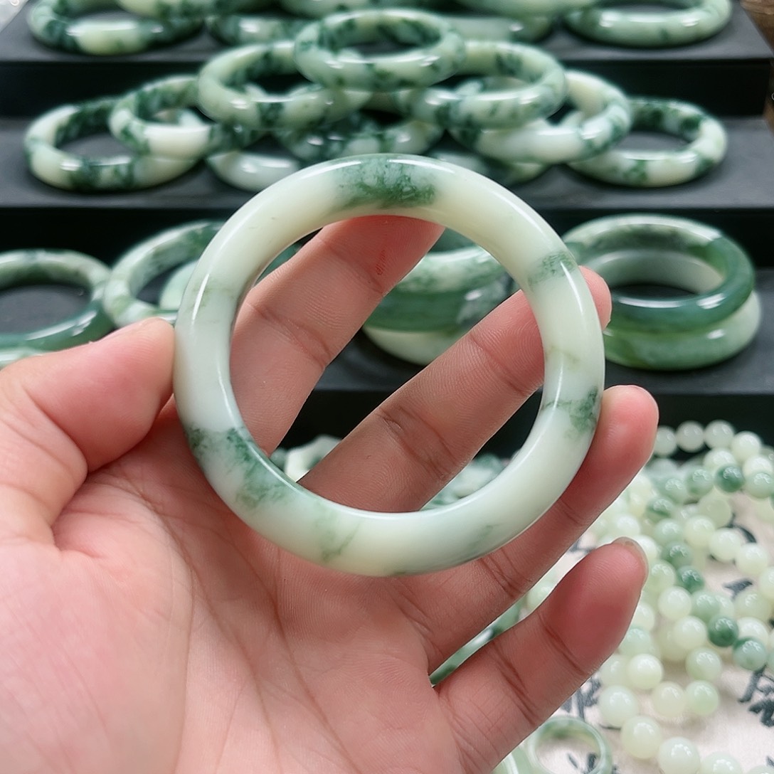 【闪购商品】未镶嵌透闪石-蛇纹石玉手镯祥*