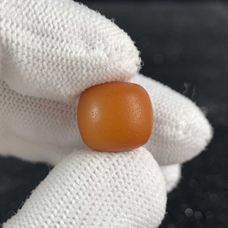 D1076保真原矿俄料尺寸13.2*12.2mm蜜蜡墩子老型单颗隔珠支持复检