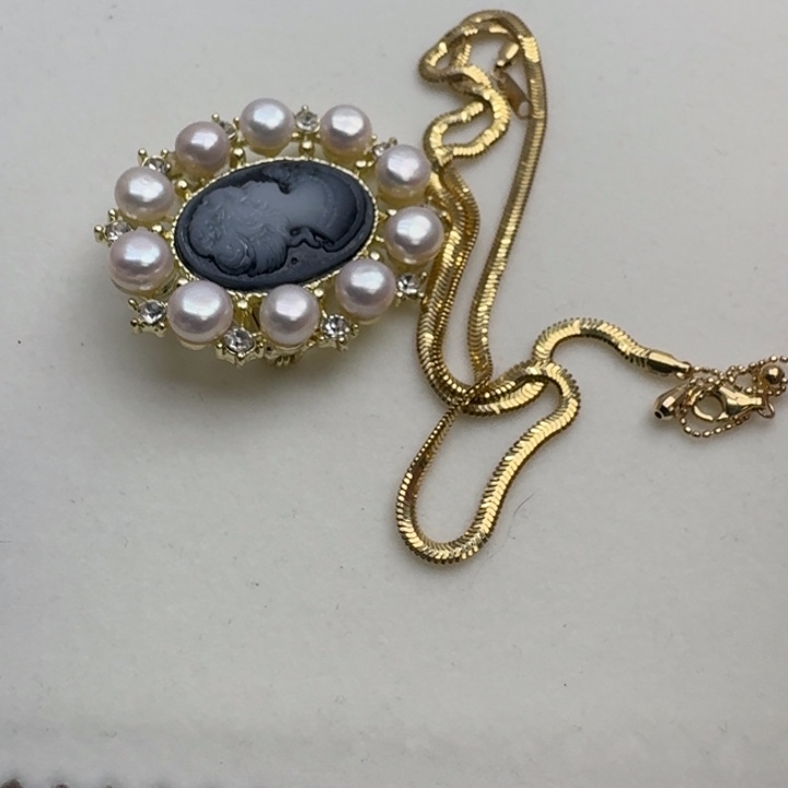 淡水珍珠颈饰18K金镶嵌