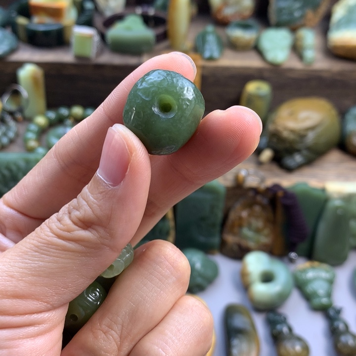 岫岩老玉（透闪石质玉）未镶嵌挂件仁*