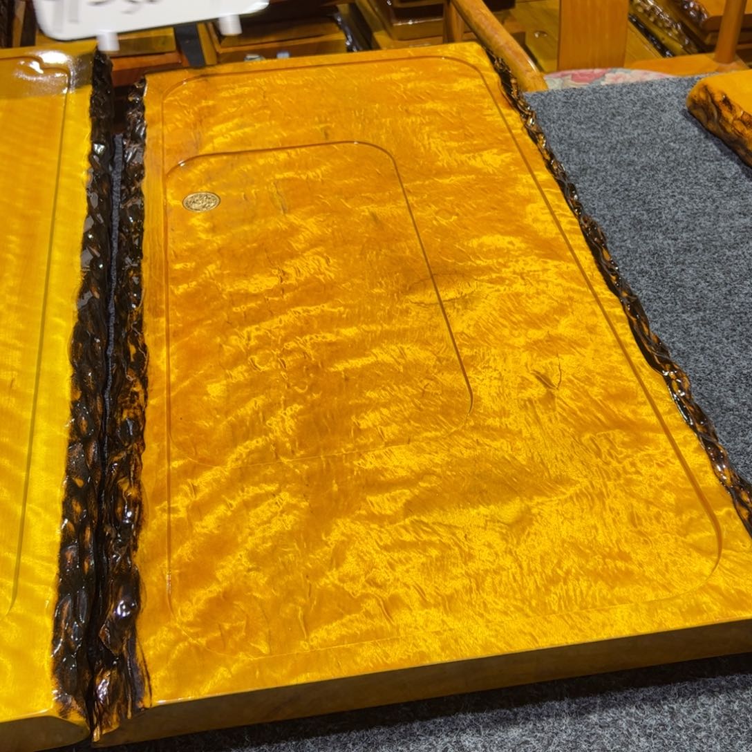 郑***。缅甸大叶金丝楠实木