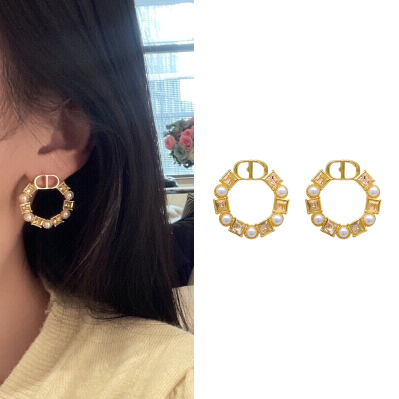 铜合金仿珍珠耳饰 精工CNC几何圆圈猪鼻明星同款气质小众耳饰耳环