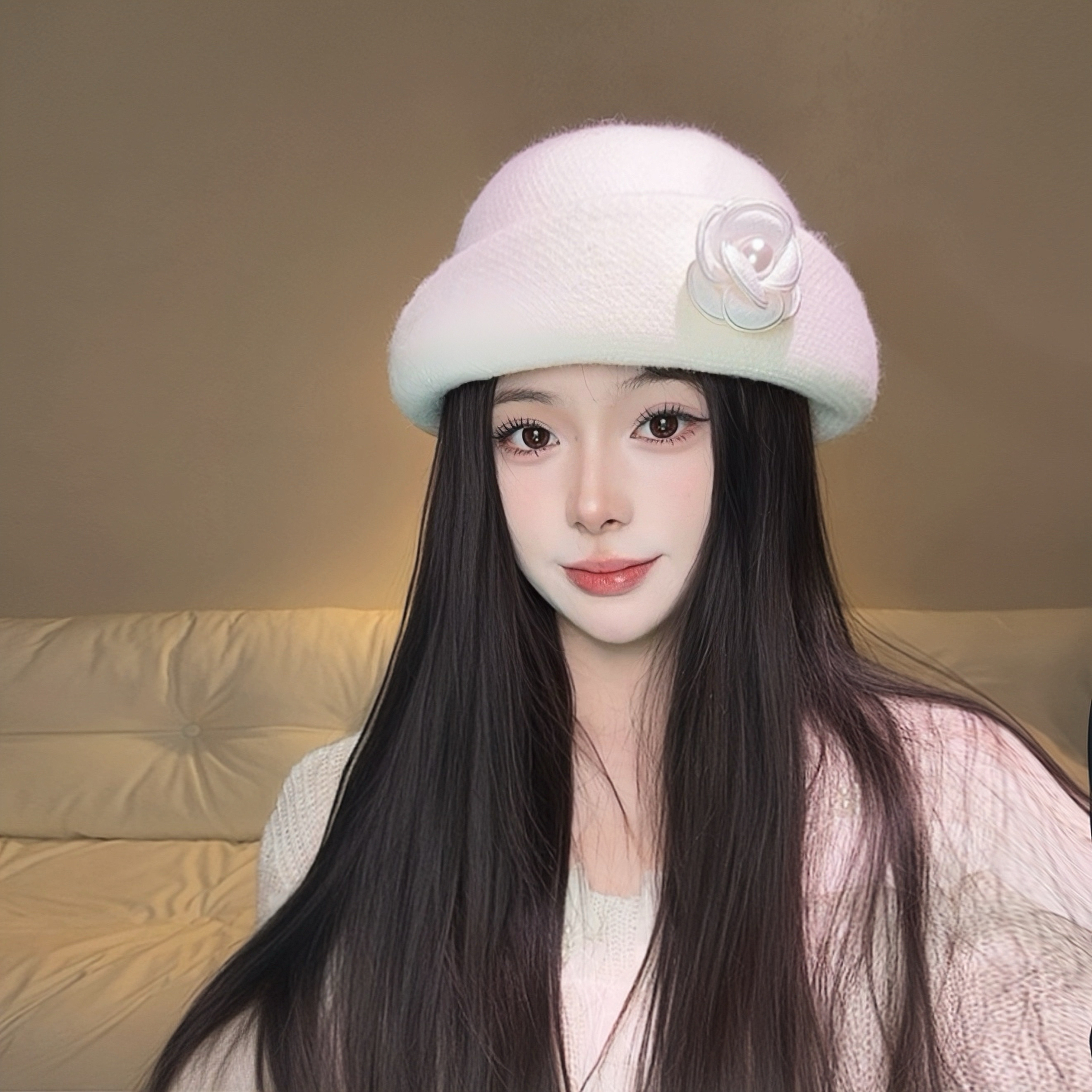 贝雷帽光身花朵秋冬平顶法式帽子网红冷帽毛绒气质款千金风氛围感