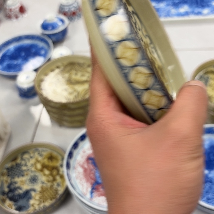 瓷片釉里金狮子大胡乘景德镇