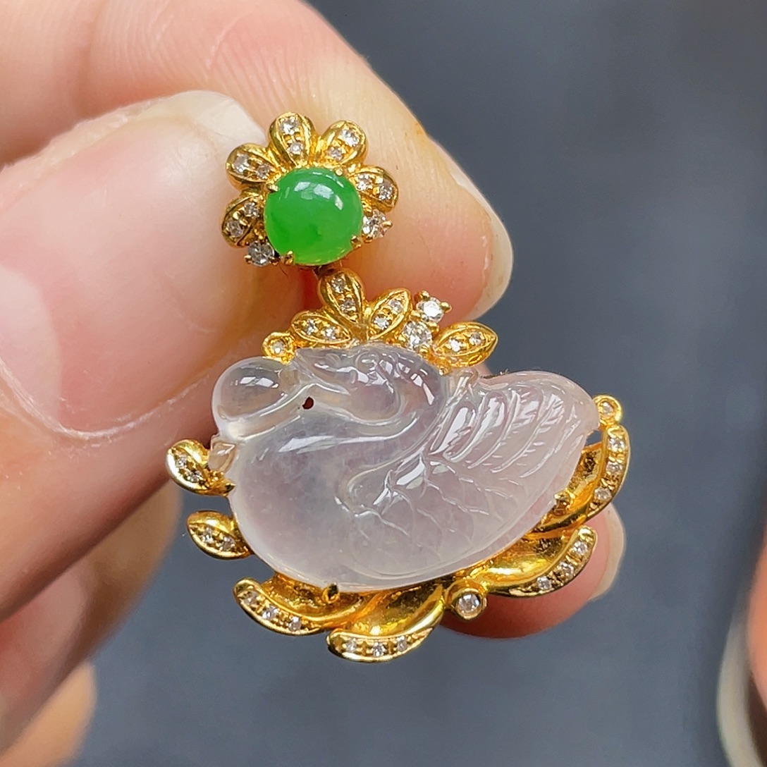 翡翠18K金镶嵌颈饰鸳鸯