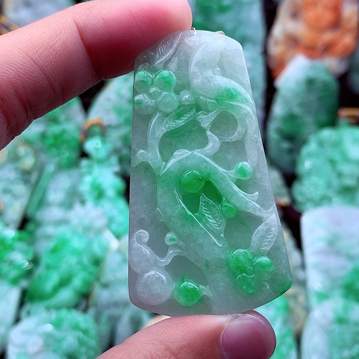 翡翠吊坠(不含链)未镶嵌