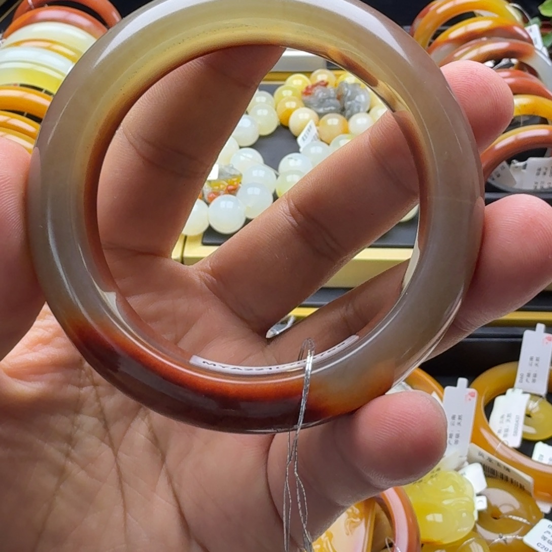 紫***陌石英质玉（黄龙玉）未镶嵌手镯