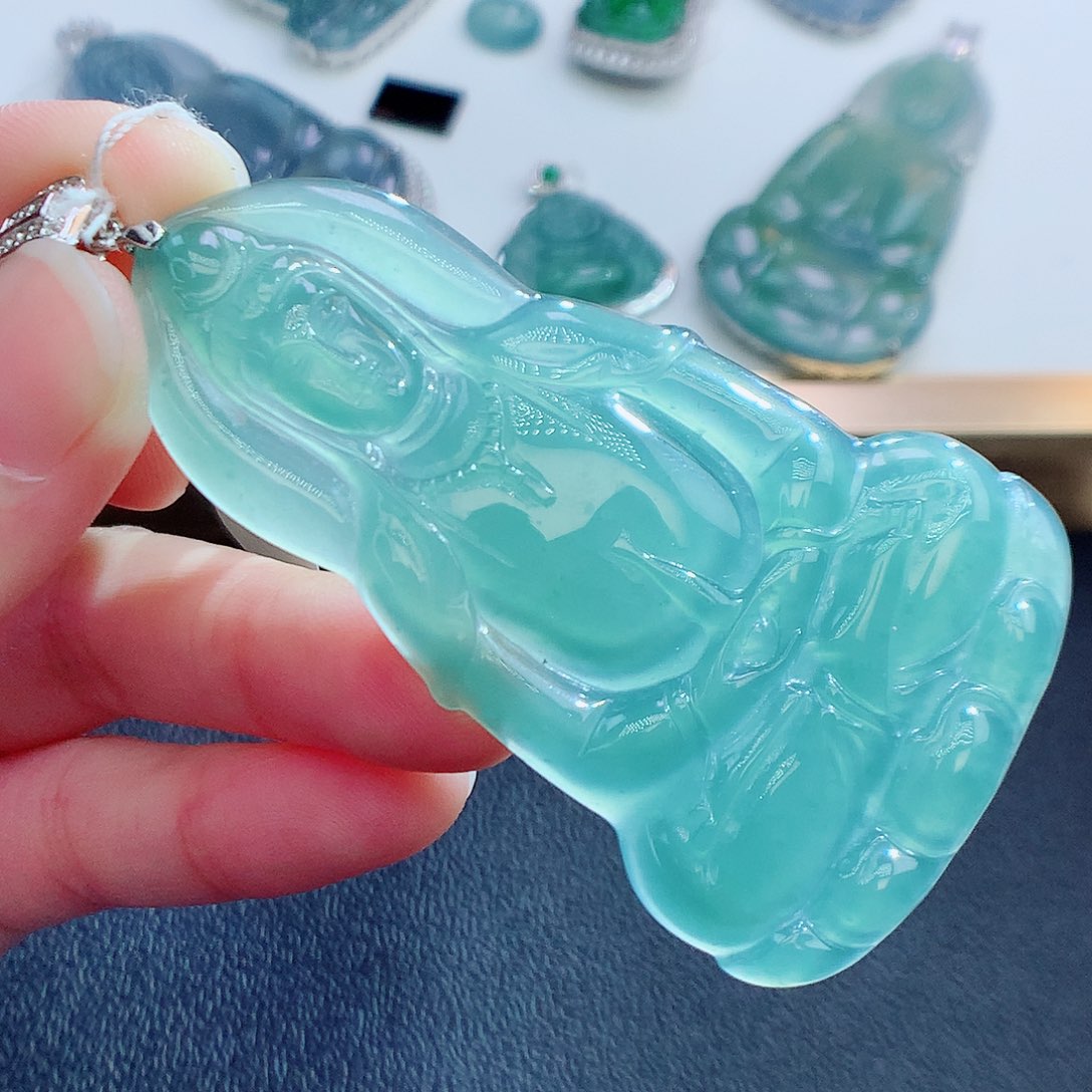 翡翠颈饰未镶嵌翡翠
