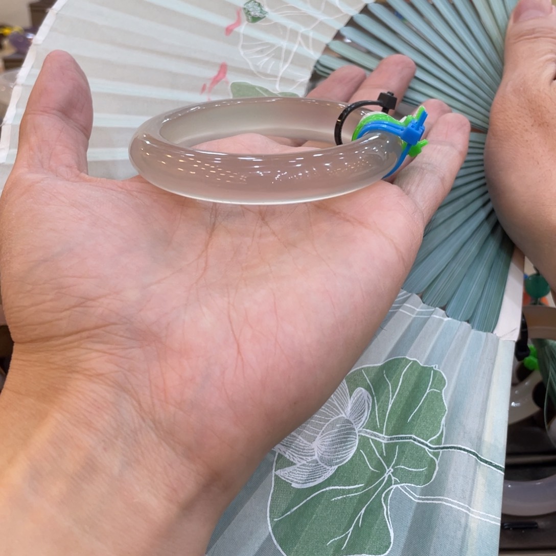 玛瑙/玉髓手镯未镶嵌哎**呀