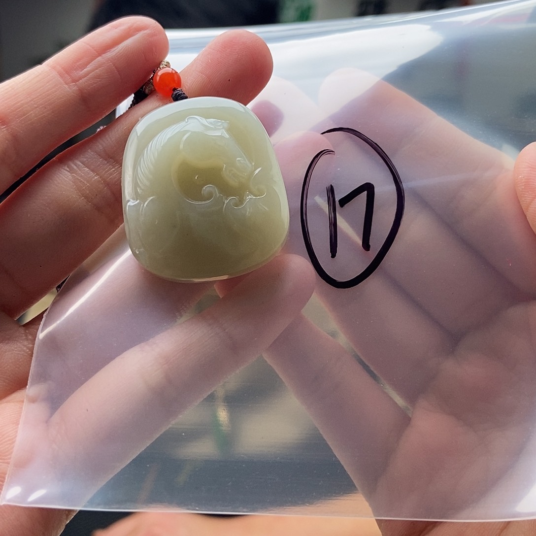 和田玉颜色多样性发拍一发一未镶嵌