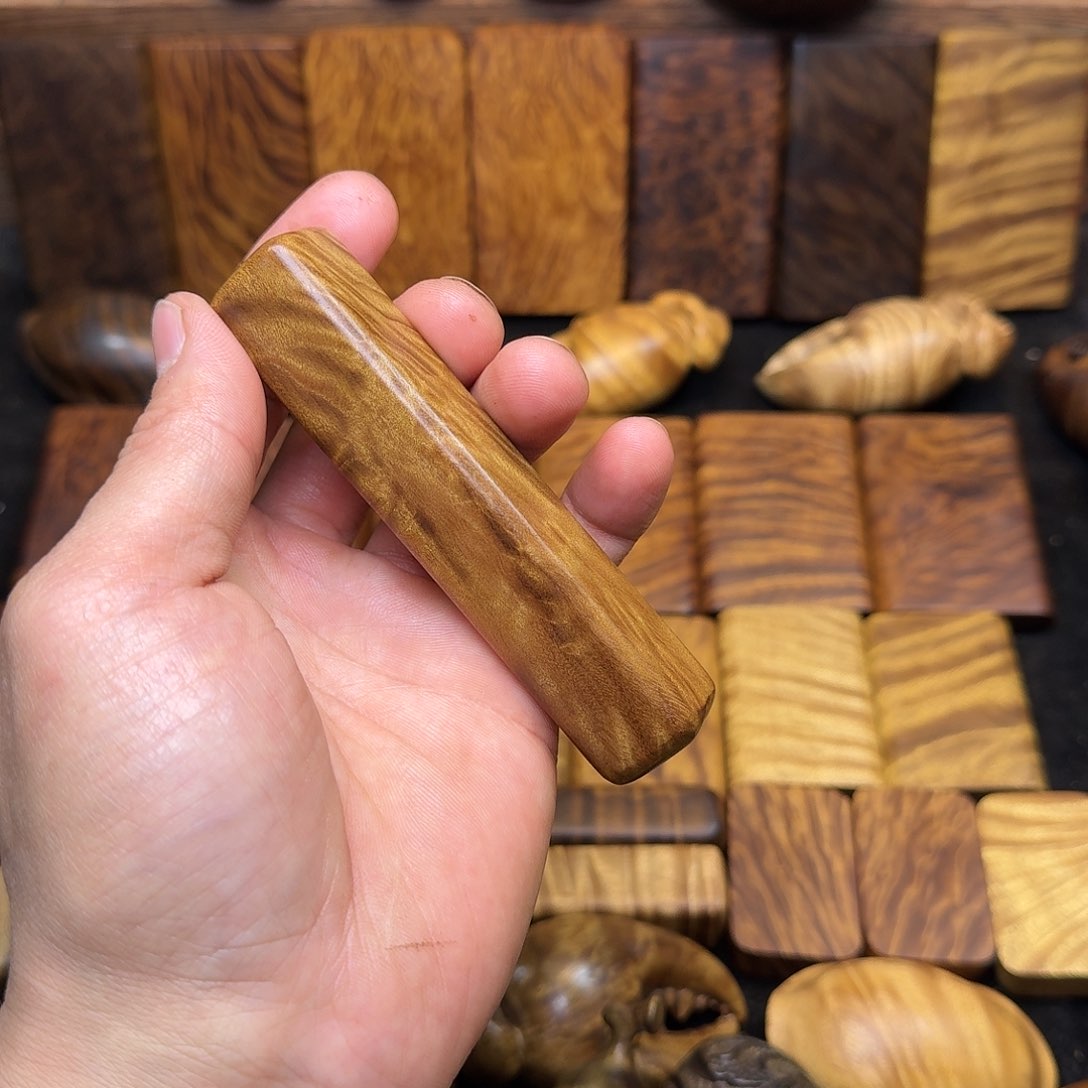 楠木金丝楠木无事牌