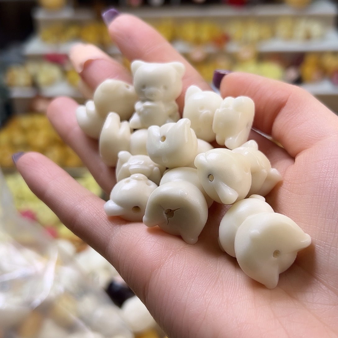 菩提根/象牙果吊坠瑕疵小熊吃蜜罐3颗白色