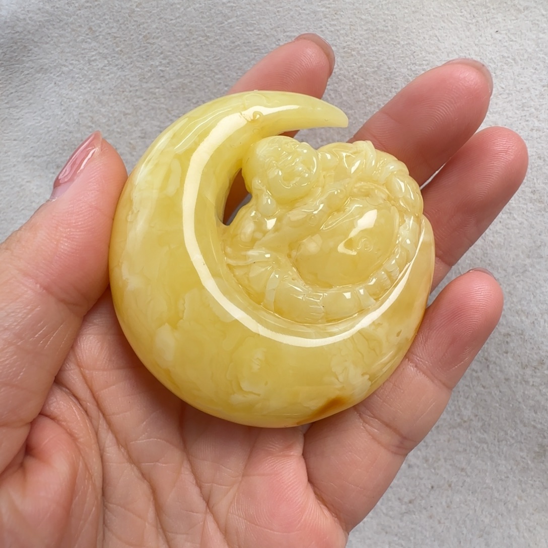 蜜蜡未镶嵌珠宝奇石