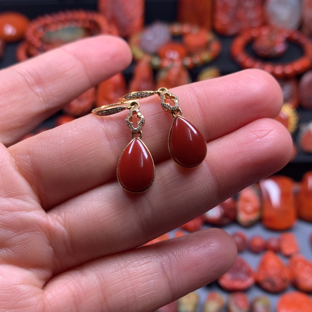 南红玛瑙耳坠18K金镶嵌