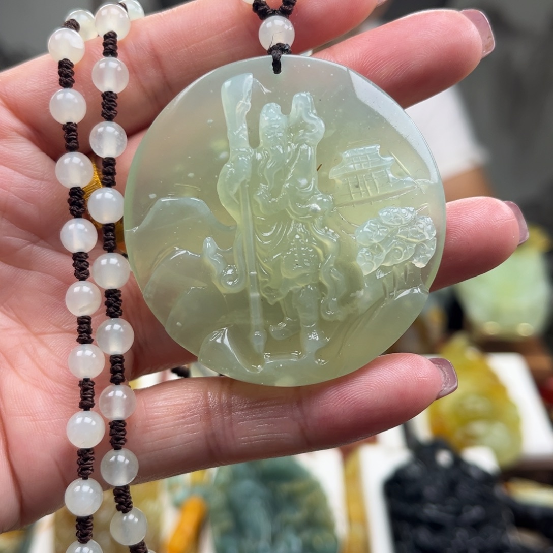 岫玉未镶嵌颈饰挂件