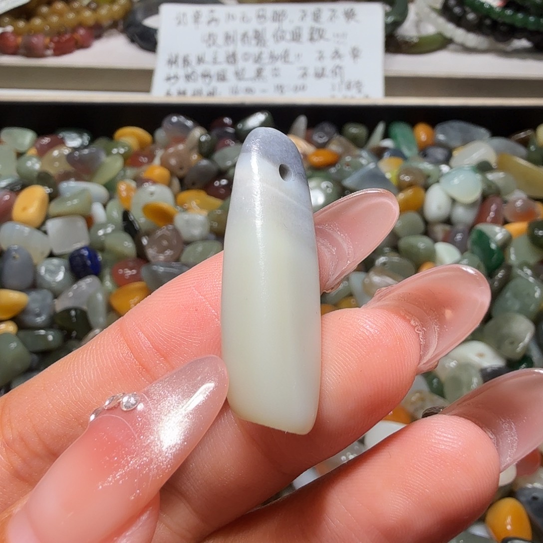 和田玉未镶嵌珠宝奇石