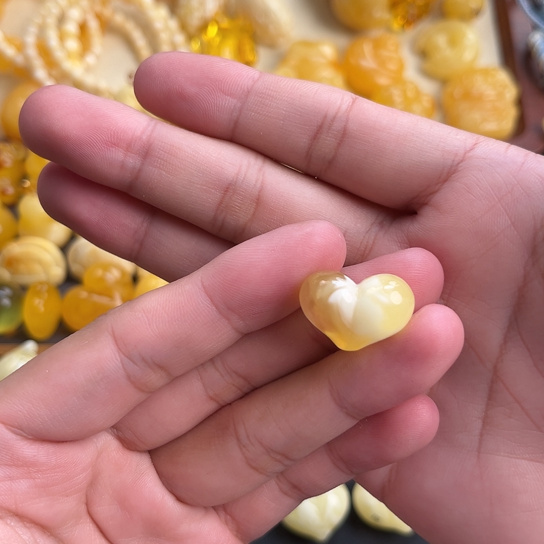 琥珀未镶嵌珠宝奇石