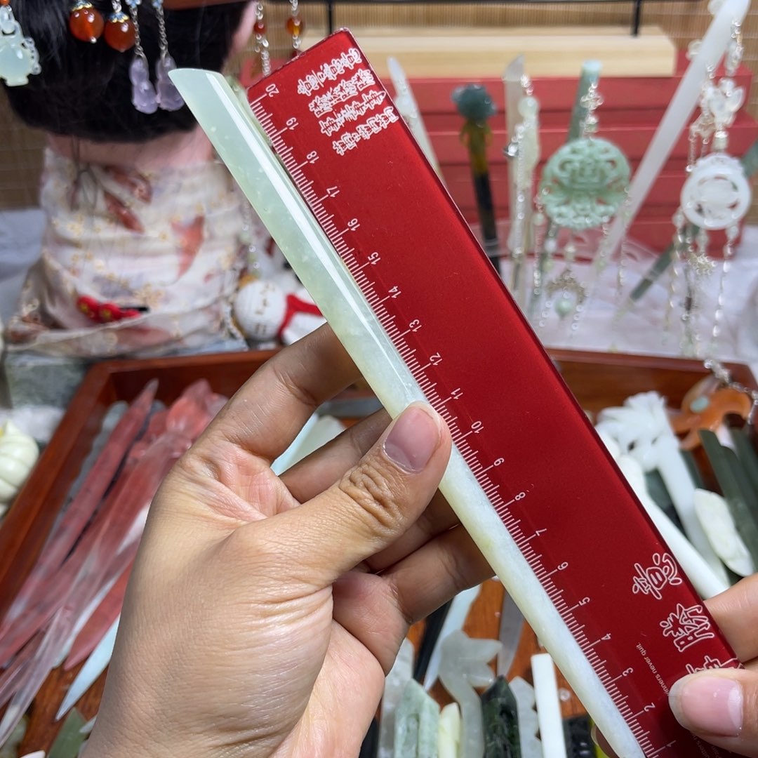 蛇纹石玉发饰未镶嵌