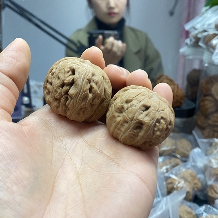 把件文玩核桃40平谷元宝黄练手