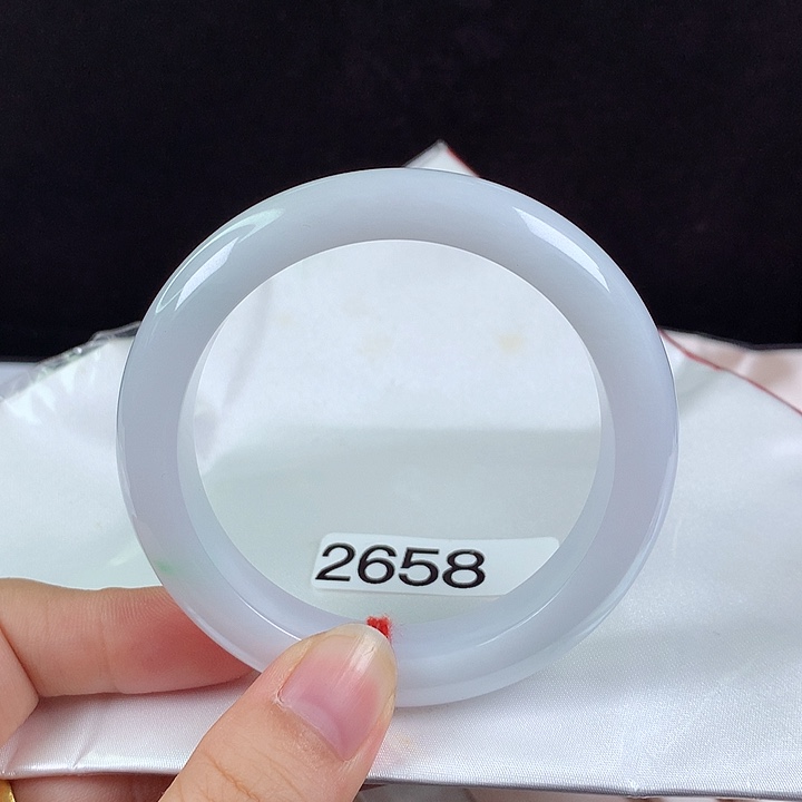 翡翠未镶嵌手镯56圈