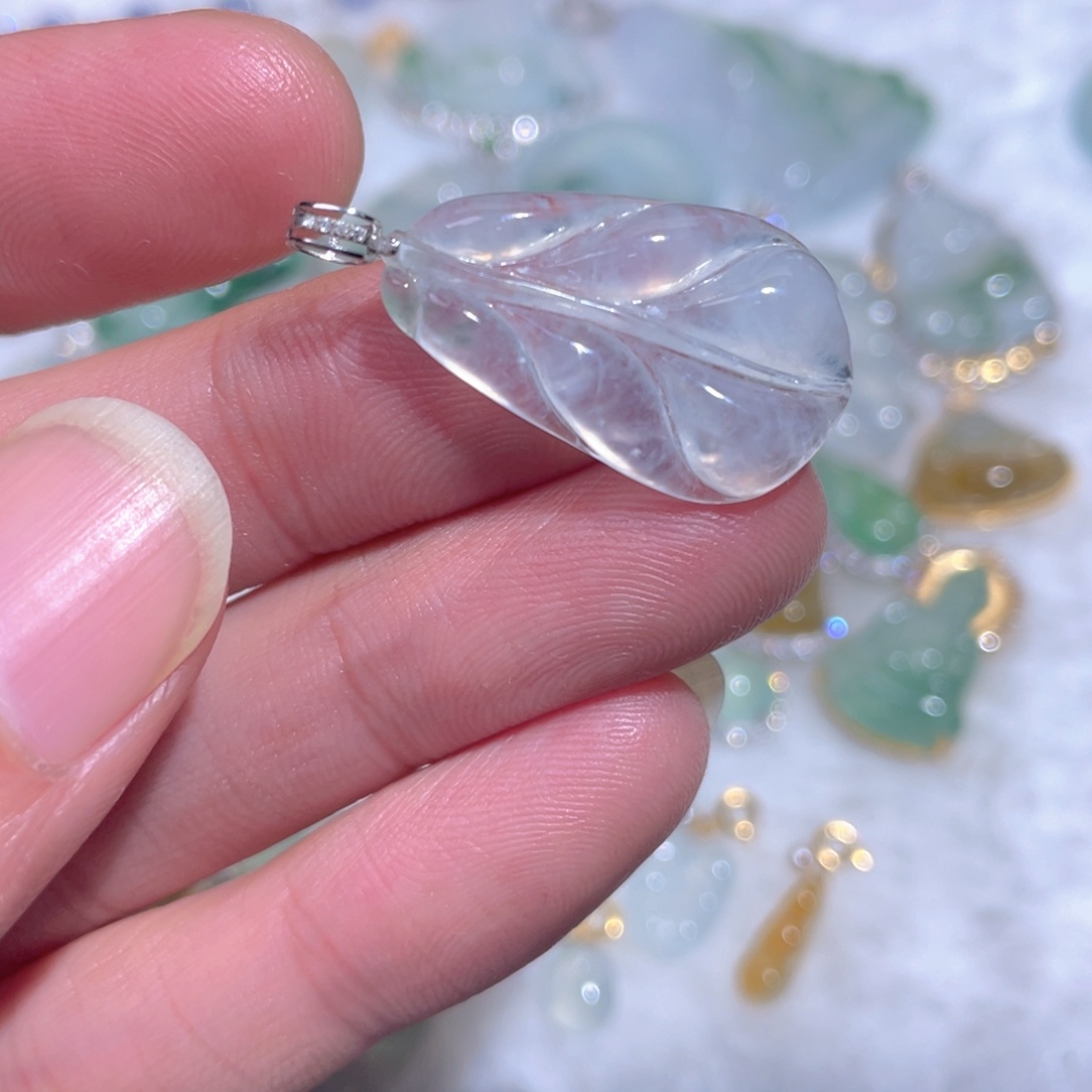 翡翠18K金镶嵌颈饰翡翠