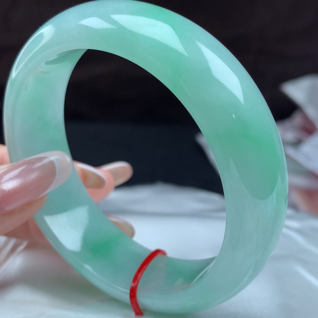 翡翠手镯未镶嵌8016，