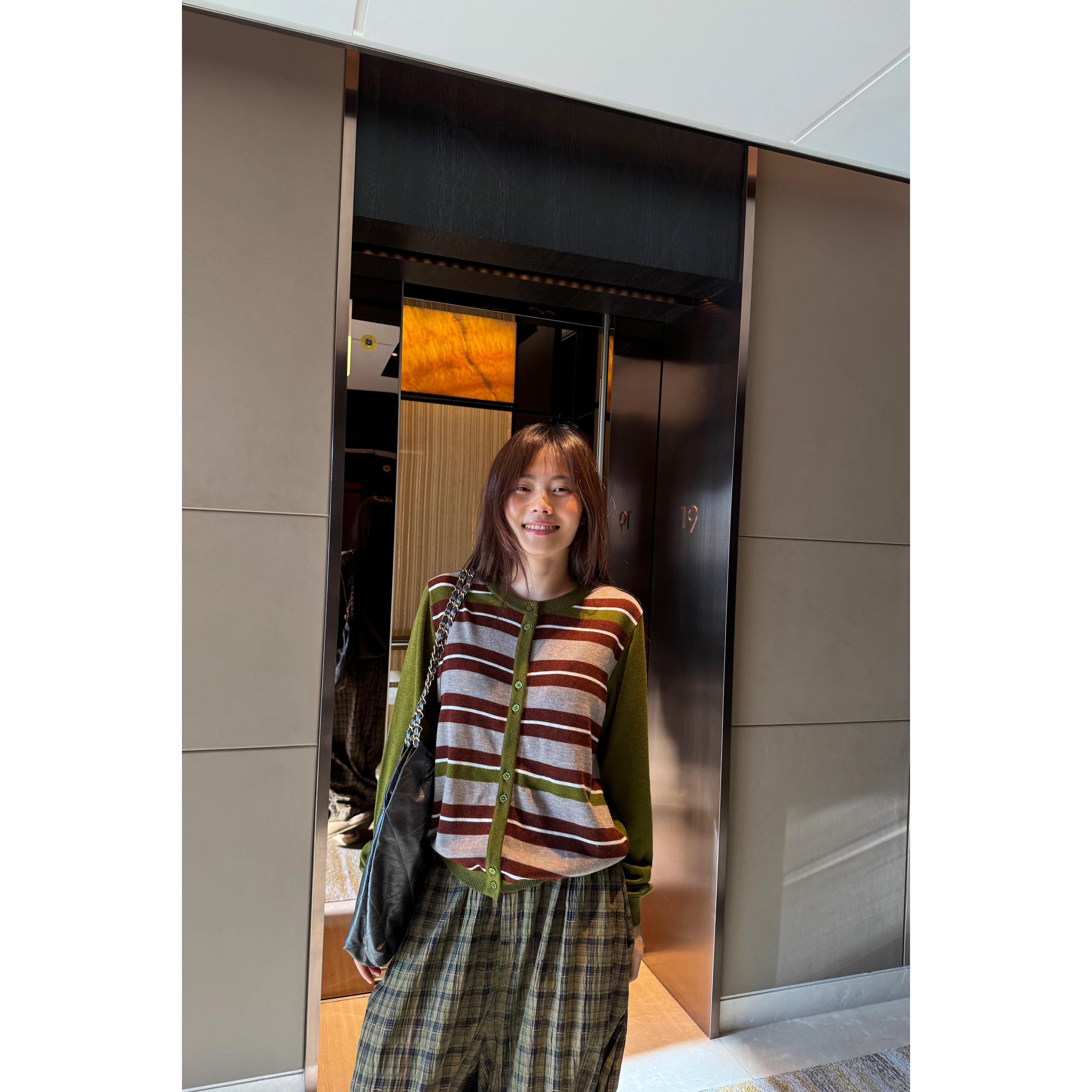 JINGDL【线条感】6%美利奴羊毛秋冬复古圆领单排扣条纹针织开衫上衣