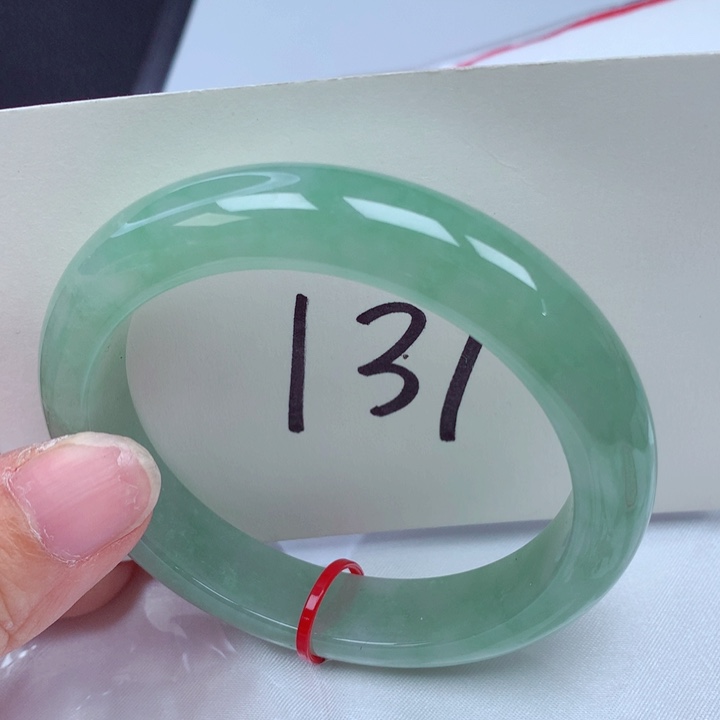 翡翠手镯未镶嵌翡翠