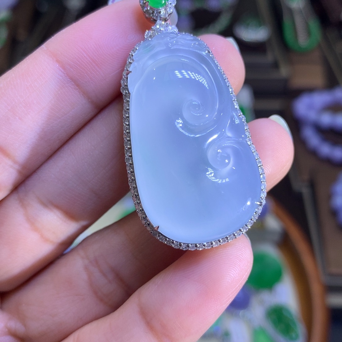 翡翠戒指18K金镶嵌翡翠