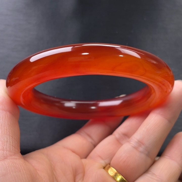 玛瑙/玉髓未镶嵌手镯61.8