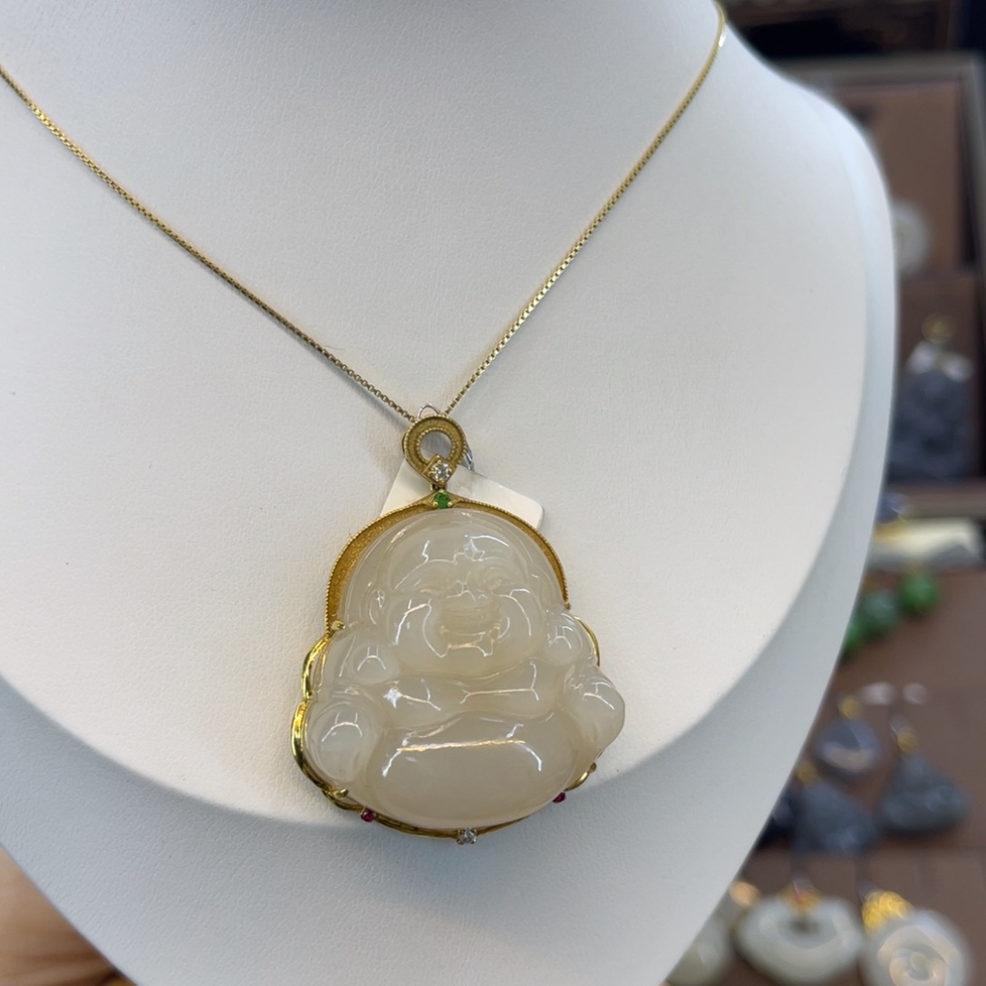 和田玉吊坠18K金镶嵌