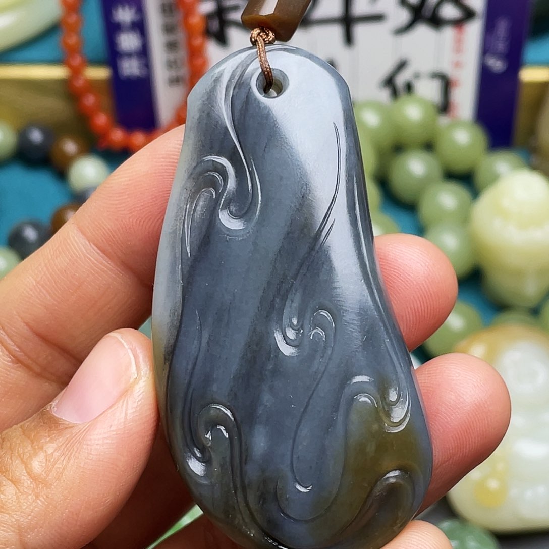 和田玉颈饰未镶嵌真****尘
