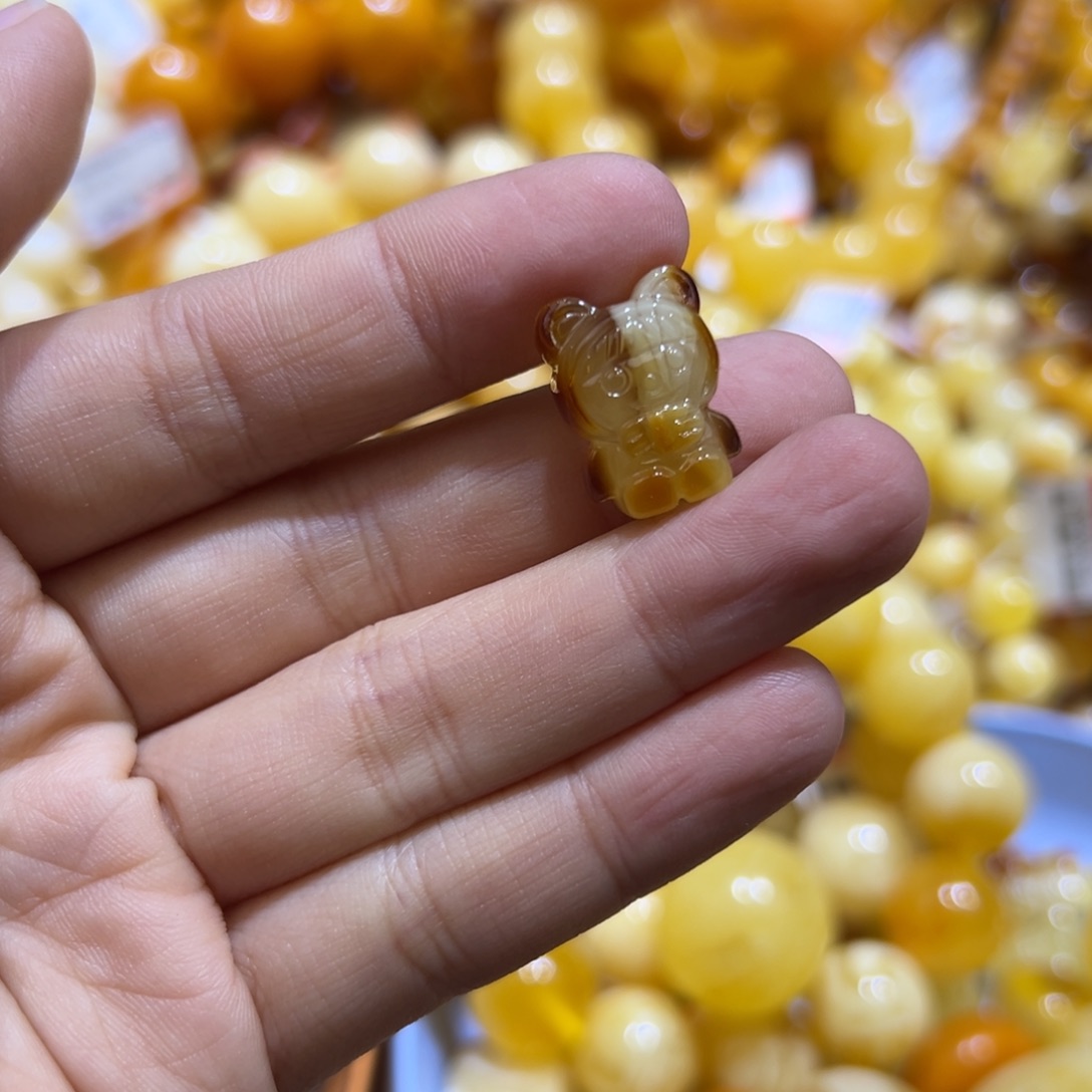 琥珀珠宝奇石未镶嵌