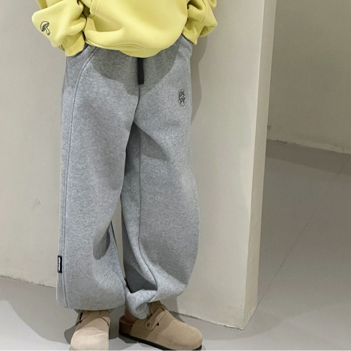 儿童2025男女童冬季新品880165前后刺绣字母中大童韩版一体绒卫裤