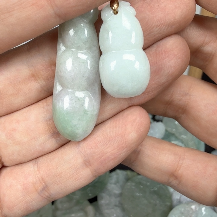 翡翠挂件未镶嵌翡翠