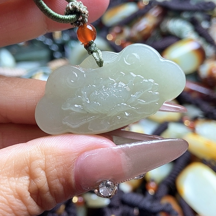 和田玉颈饰未镶嵌