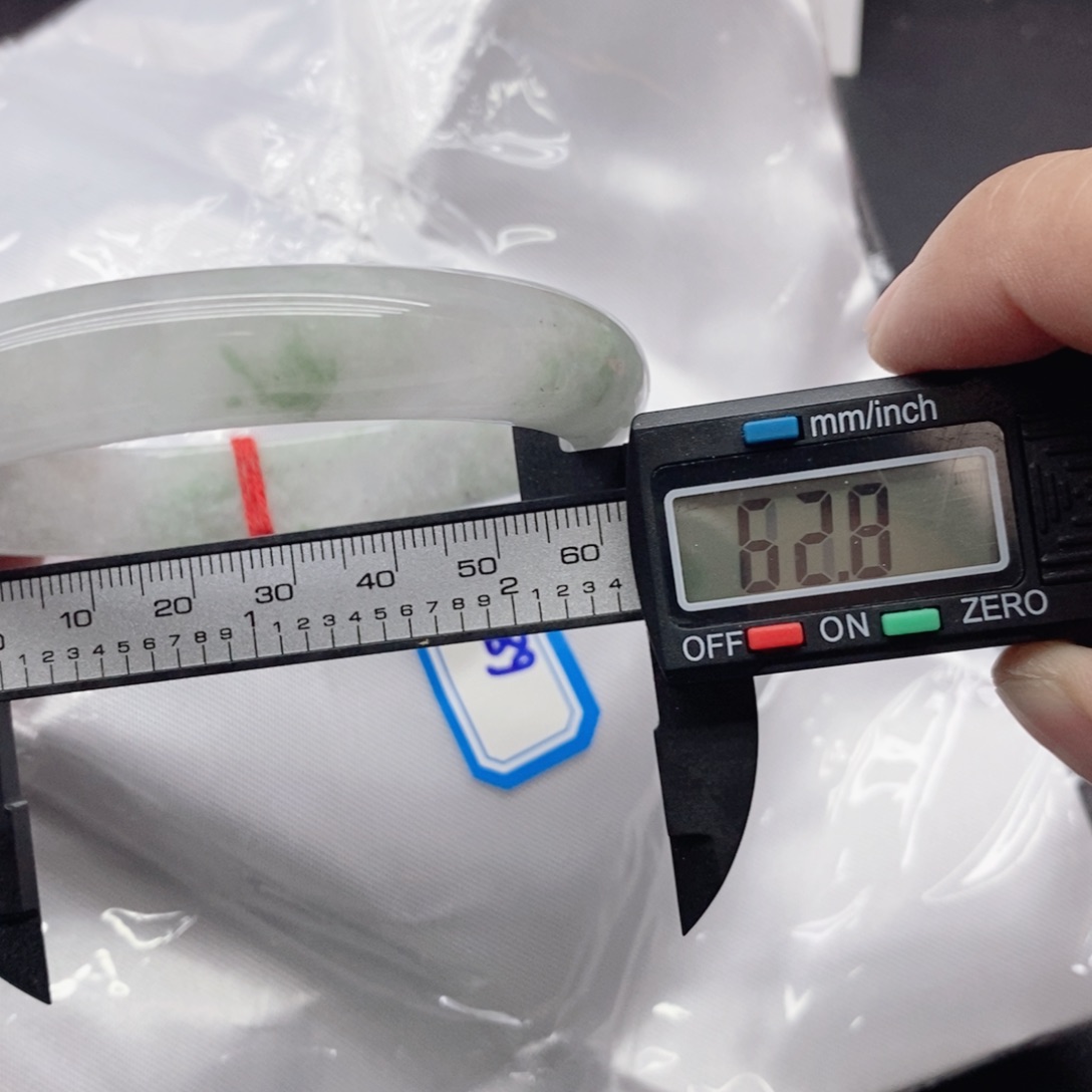 岫玉未镶嵌手镯翡手镯68
