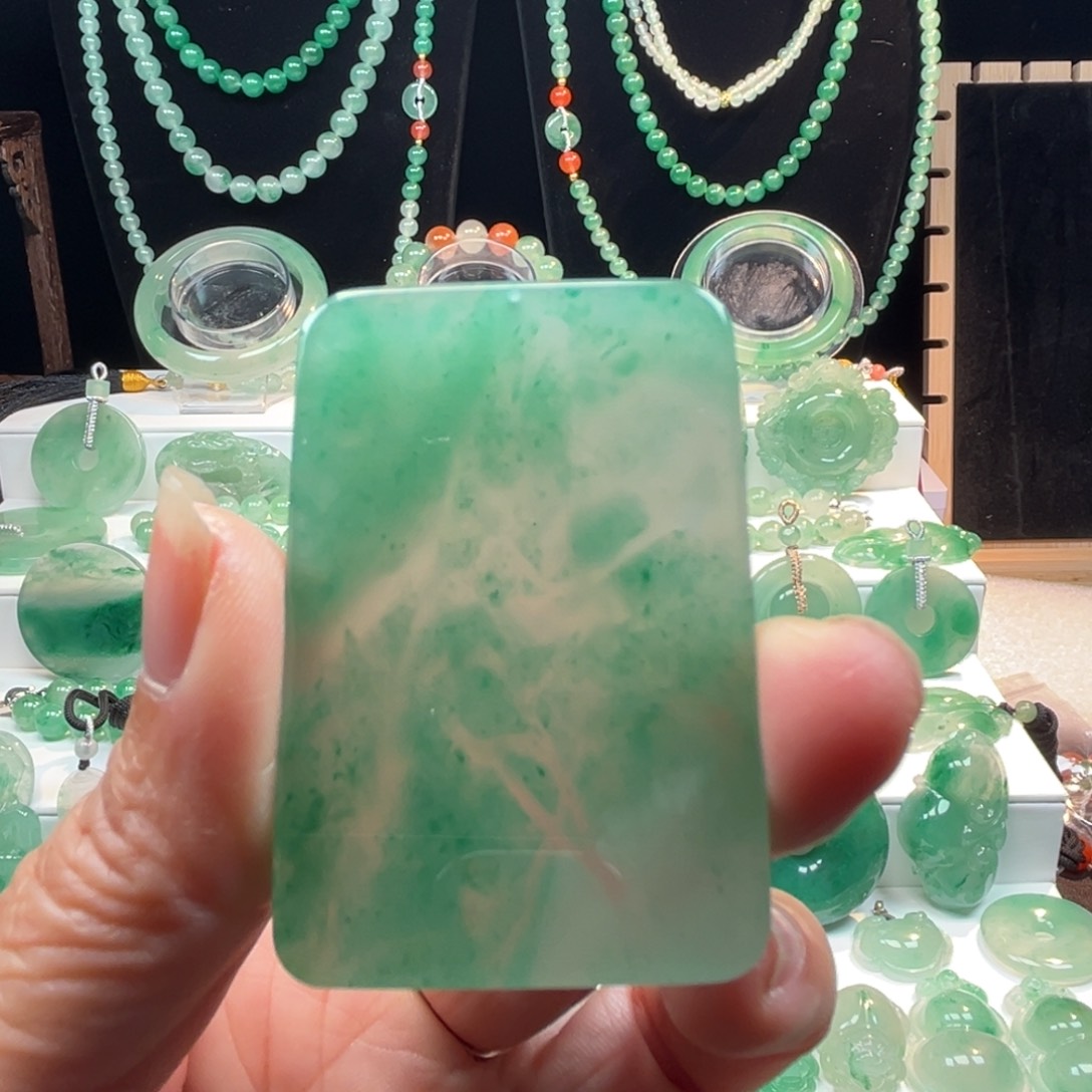 石英质玉吊坠(不含链)合金