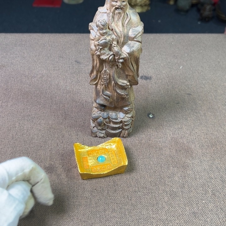 精品摆件工艺品等