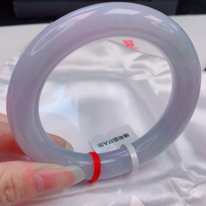未镶嵌手镯（圆镯）翡翠