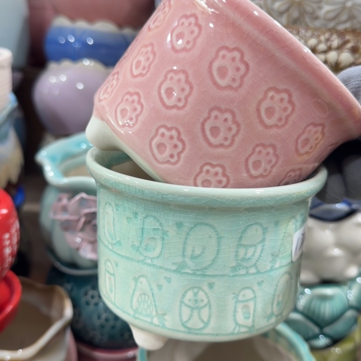 凑9块包邮，有孔，陶瓷花盆