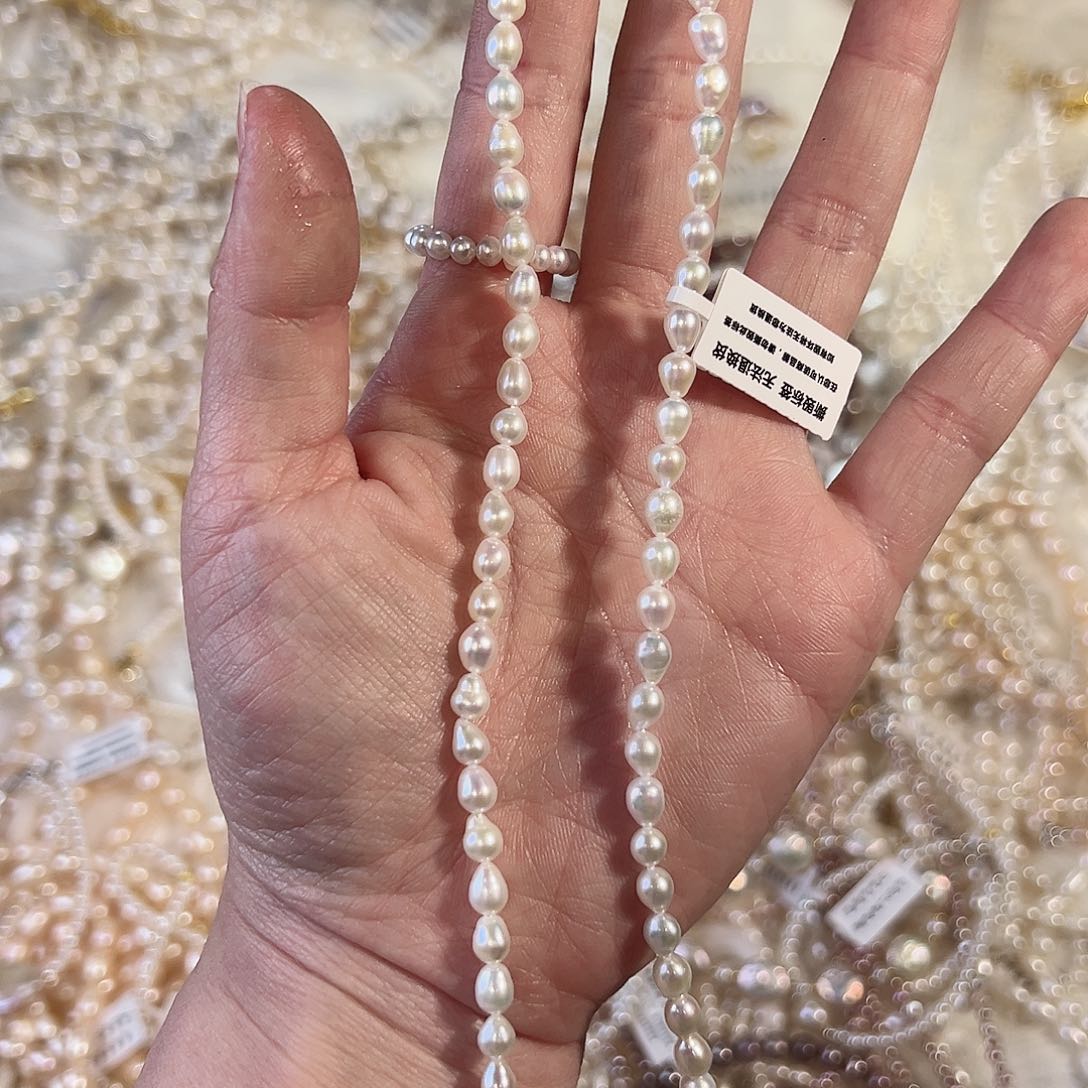 淡水珍珠耳饰未镶嵌