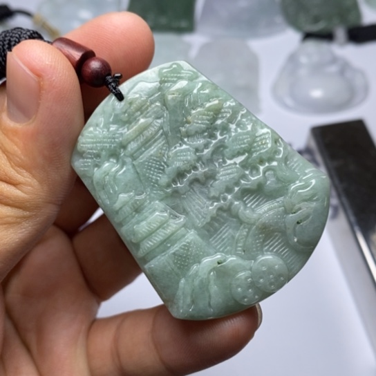 翡翠未镶嵌颈饰翡翠